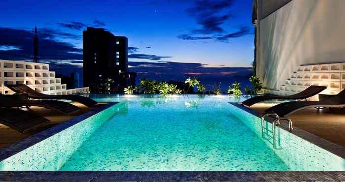 Hồ bơi Golden Holiday Hotel Nha Trang