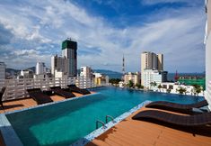 Hồ bơi 6 Golden Holiday Hotel Nha Trang