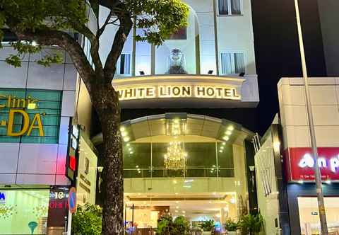 Bên ngoài White Lion Hotel Saigon