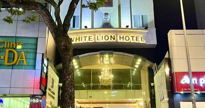 Bên ngoài White Lion Hotel Saigon