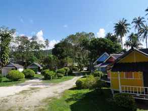 Bangunan 4 Colorful Hut