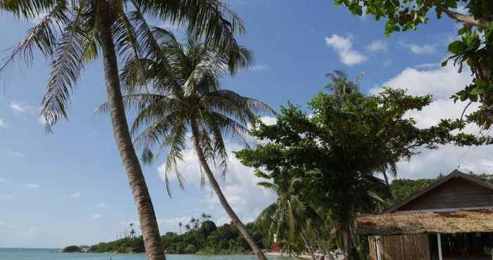 Nearby View and Attractions Colorful Hut