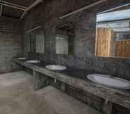 Toilet Kamar 6 The Pier