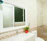 In-room Bathroom 5 Felix Hotel - Bui Vien Walking Street