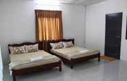 Kamar Tidur 6 Lyaa Resthouse