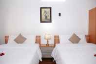 Kamar Tidur Moon & Sun Hotel