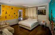 Kamar Tidur 6 Around The World Bed & Breakfast