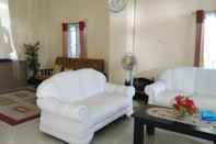 Lobi Economy Room near Plasa Balikpapan at Herman Homestay