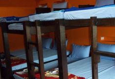 Bedroom 5 Bed n Bar Hostel