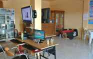 Lobby 2 Bed n Bar Hostel