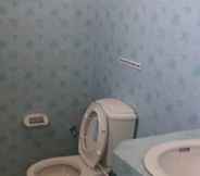 Toilet Kamar 2 Jamaica Inn Koh Phangan