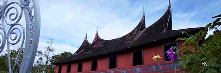 Lobby Rumah Gadang Natigo "A Home to Stay with Tradition"