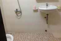 In-room Bathroom T Motel