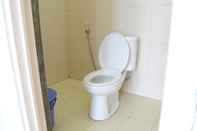 Toilet Kamar Comfort Room at Dessy Guest House (DJ2)