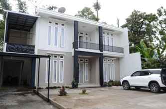 Exterior 4 Comfort Room at Dessy Guest House (DJ2)