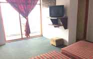 Bedroom 3 Comfort Room at Batang Sianok Hotel (JF2)