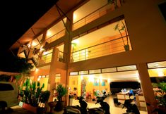 Exterior 7 Palm Coco Mantra