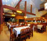 Restaurant 4 Golden Cliff Beach Resort
