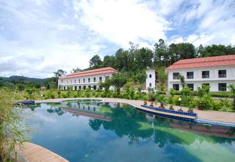 Bangunan Golden Cliff Beach Resort