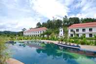 Bangunan Golden Cliff Beach Resort