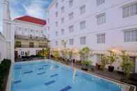 Swimming Pool D'Senopati Malioboro Grand Hotel