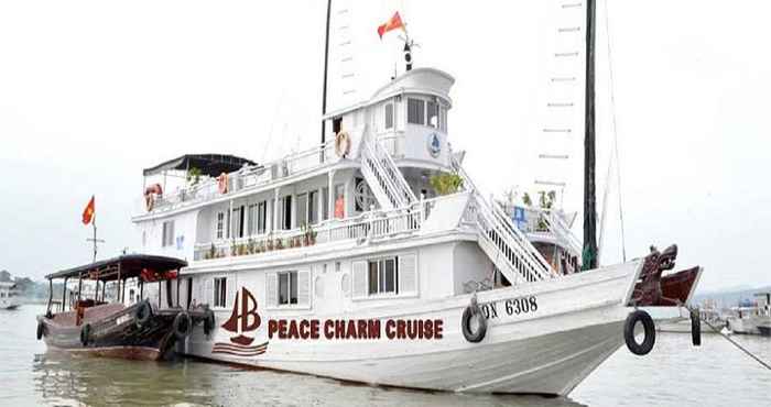 Bên ngoài Peace Charm Cruise 3