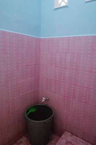 BATHROOM Cozy Room near Minangkabau International Airport (RTN)