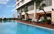 Swimming Pool 5 Vasa Hotel Surabaya