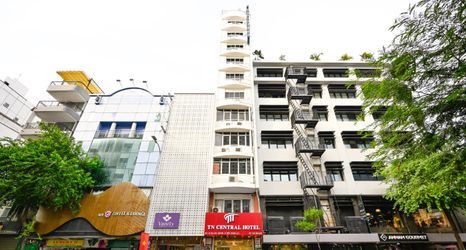 외관 2 TN Central Hotel