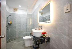 Phòng tắm bên trong 6 TN Central Hotel 