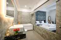 In-room Bathroom TN Central Hotel 