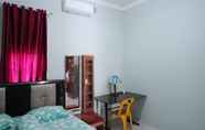 ห้องนอน 4 Comfy Room near Minangkabau International Airport (EBY)