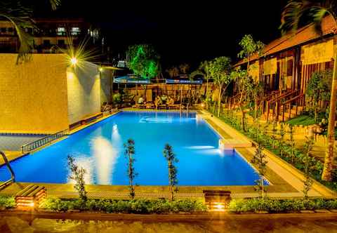 Swimming Pool Bien Xanh Hotel (Blue Ocean Hotel)