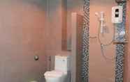 In-room Bathroom 3 Gecko Hotel