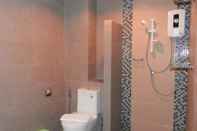 Toilet Kamar Gecko Hotel