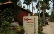 Lobby 3 FantaSea Bungalows