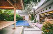 Hồ bơi 4 Lokal Bali Hostel