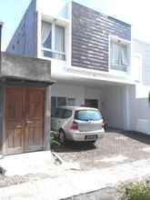 Bangunan 4 Banana Homestay 