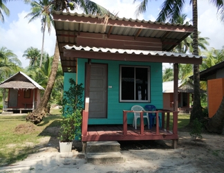 Exterior 2 Tiger Hut