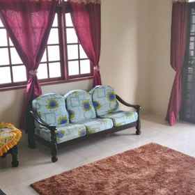 Z & R Homestay 11 , 飯店武吉马拉