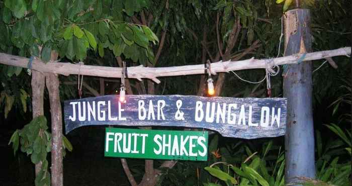 Exterior Jungle Bar & Bungalow