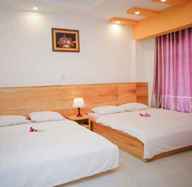 Kamar Tidur 2 Gold Stars Relax Villa