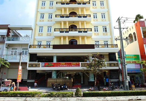 Bên ngoài Long Ty Hotel