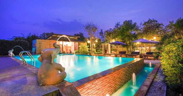 Swimming Pool Vieng Tawan Sukhothai Hotel by Thai Thai