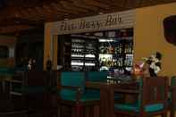Bar, Kafe, dan Lounge Anda White Beach Resort