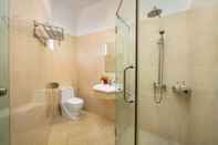 Toilet Kamar New Airport Hotel