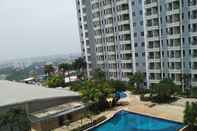 สระว่ายน้ำ Apartemen Tanglin 1 Bedroom by BABUKU - 2