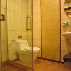 Bathroom 1 Bi Saigon Hotel, Rex Vietnam - Real Estate Experts Hotels