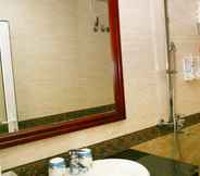 Phòng tắm bên trong 3 Anphaan Hotel
