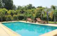 Kolam Renang 4 Jim Guesthouse